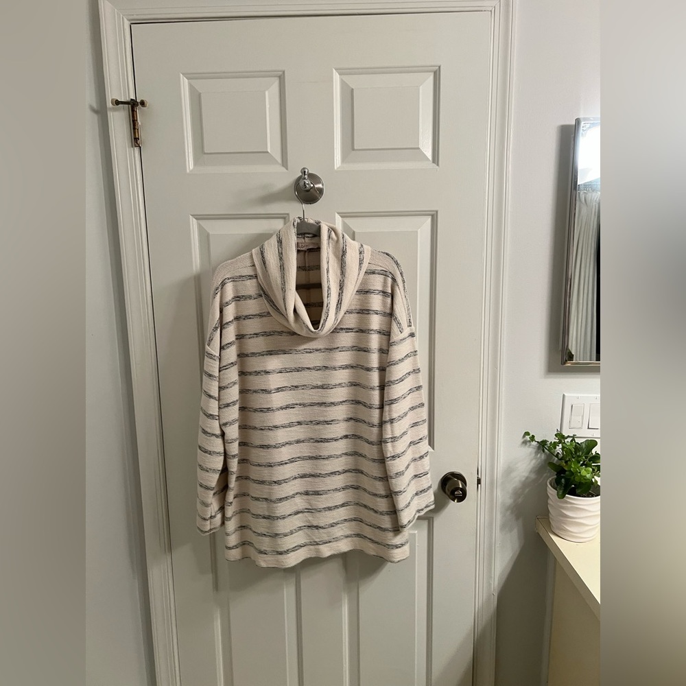 LOFT Sweatshirt